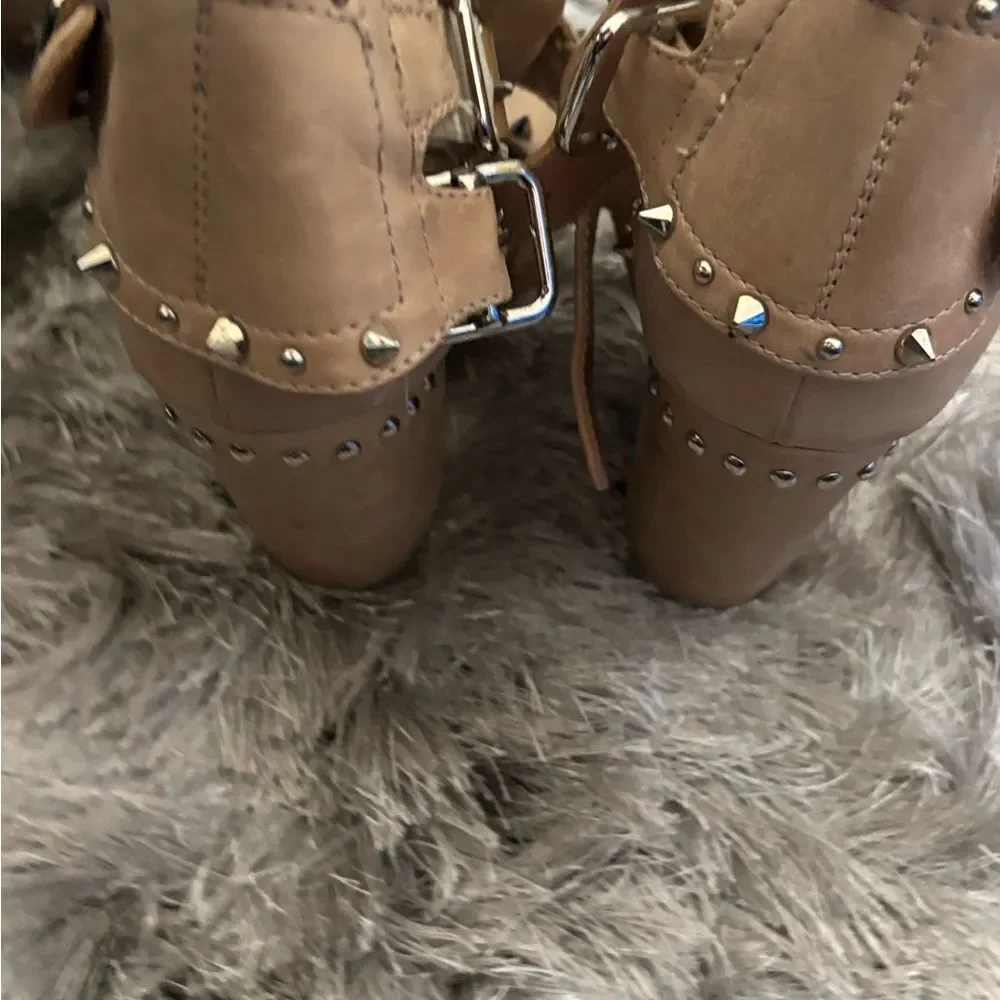 Laurence Dacade liquidation sale
